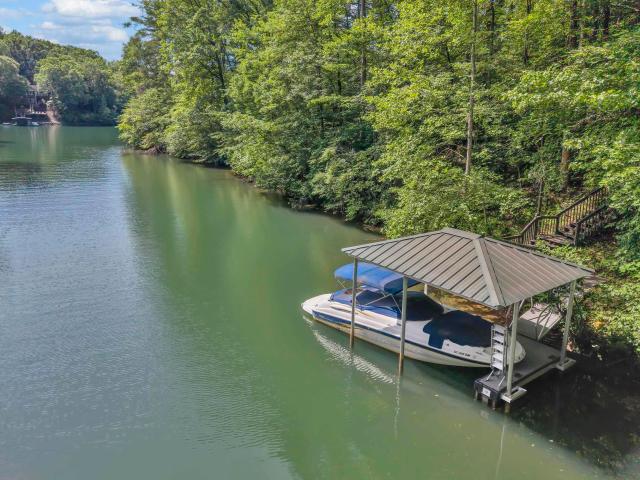 107 Blackfox Way