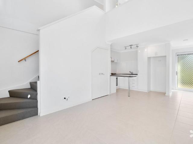 10/7 George Street