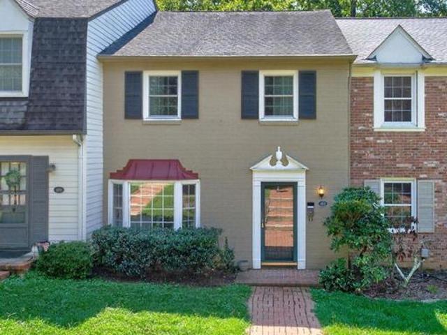 107 Georgetown Green