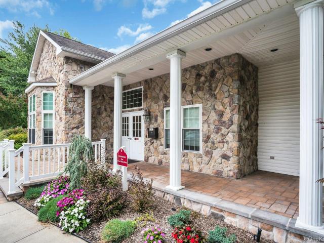 107 Deer Valley Drive