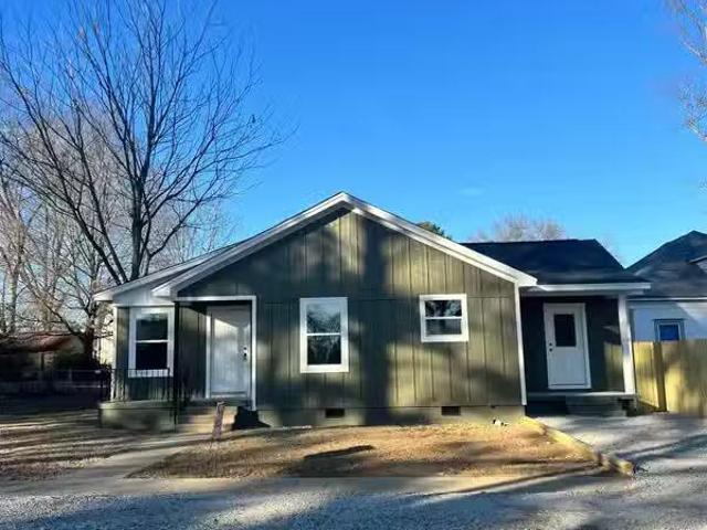 107 E CENTER ST, BALD KNOB, AR 72010