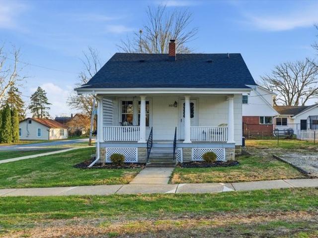 107 E Dunbar St, Mahomet, IL 61853