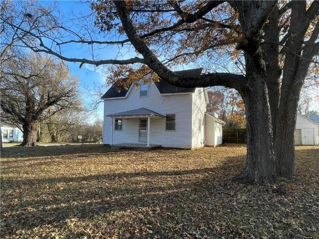 107 E Pleasant Street