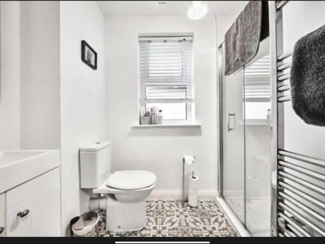 107 Eglinton Street, Portrush, BT56 8DZ