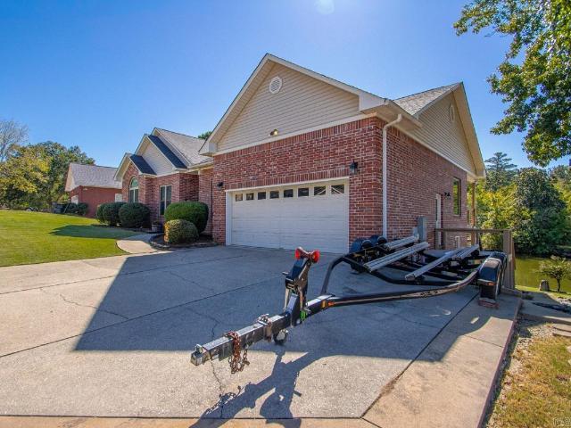 107 Four Oaks Lane