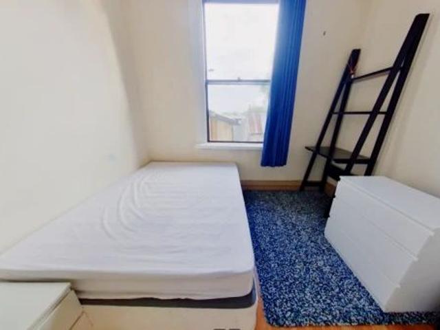 107 Fizroy, Sydney