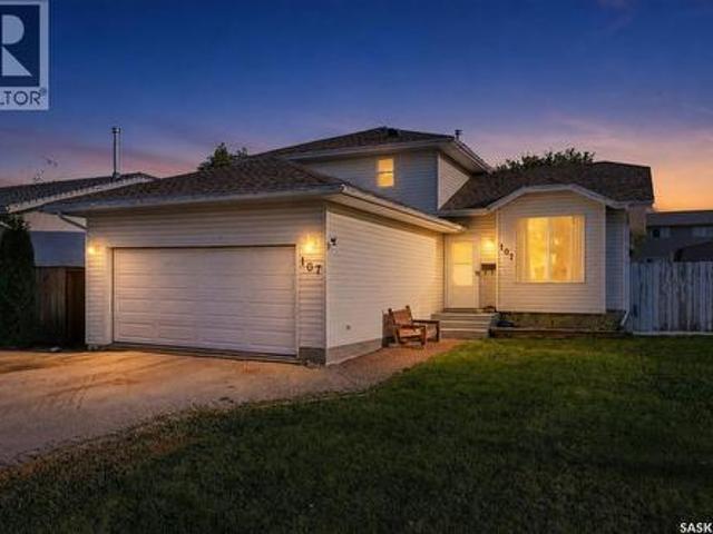 107 Hall Crescent, Saskatoon, SK, S7L 7G7 house for sale | Listing ID SK046283 | Royal LePage