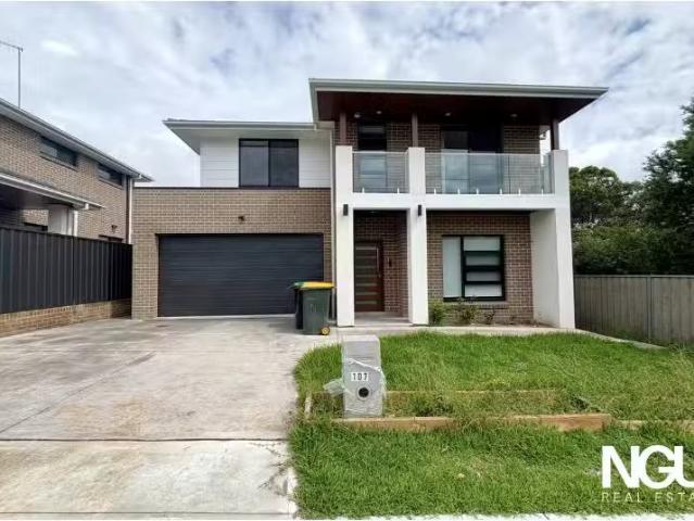 107 James Cook Drive, Kings Langley House for rent Listed by.
