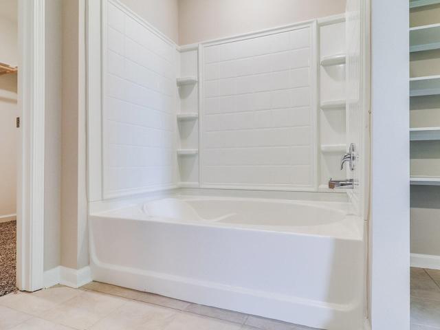 107 Lake Oak Lafayette, LA 70507 | MLS #RA2500006