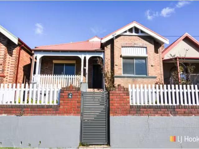 107 Mort Street, Lithgow House for rent Listed by Lynette Del.