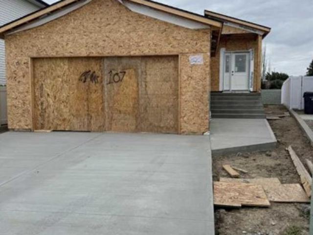107 Sierra Road Sw, Medicine Hat, AB, T1B 4Y6 house for sale | Listing ID A2343 | Royal LePage