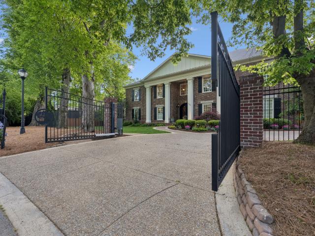 107 Sturbridge Dr
