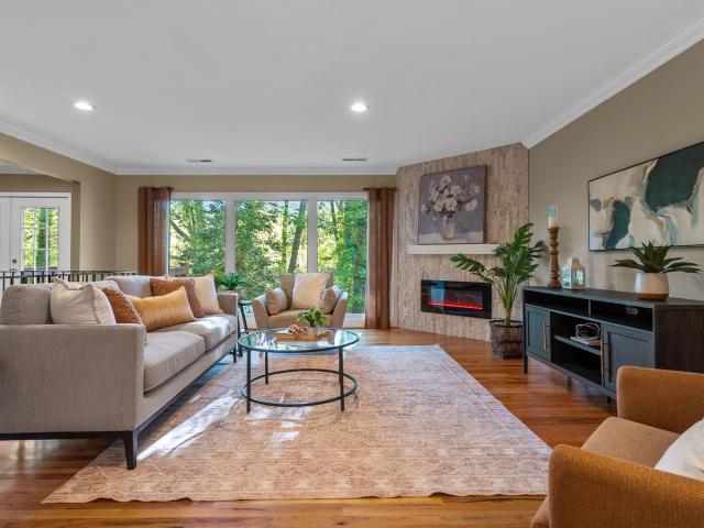 107 Stone Ridge Court