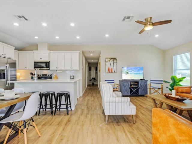107 Red Fish Ln, Port Aransas, TX 78373 | MLS #478170