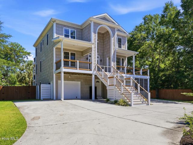 107 River Court