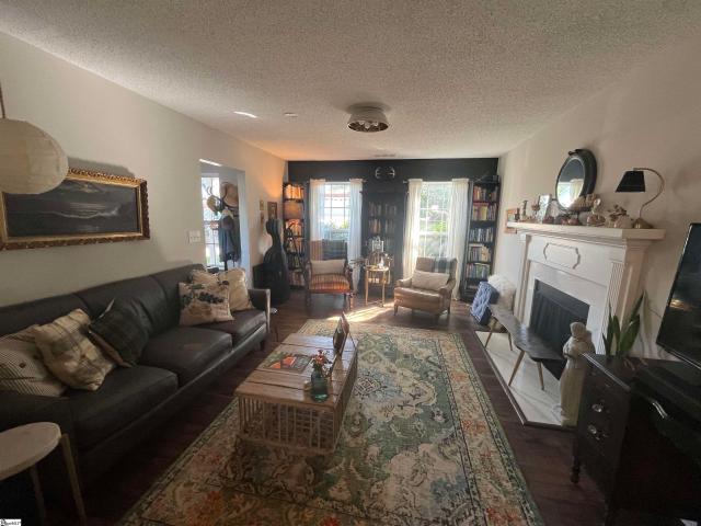 107 Riverside Chase Circle