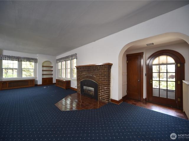 107 W 9th Avenue