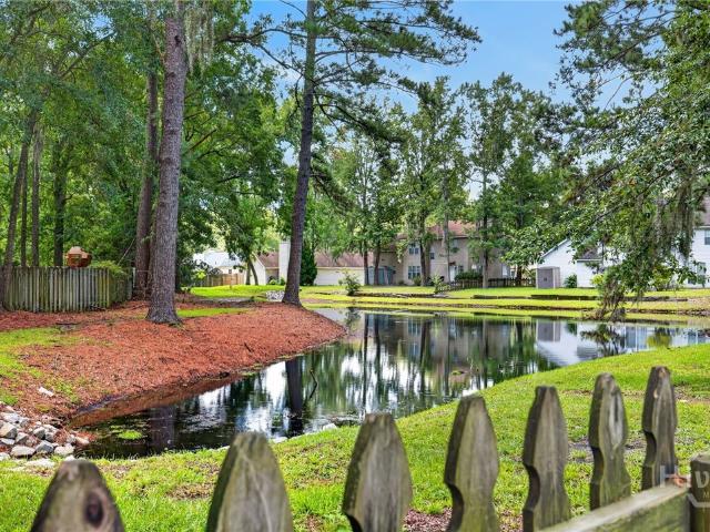 107 W White Hawthorne Drive
