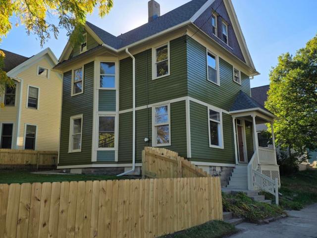 107 W Brown St