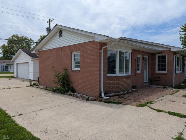 107 W Freeman Avenue