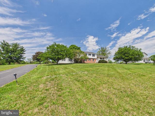 107 Twin Lakes Circle