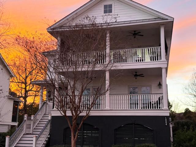 1084 Rivershore Road