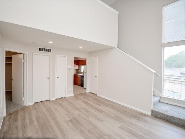 10855 Meadowglen Ln, Unit 721, Houston, TX 77042 | MLS #64842