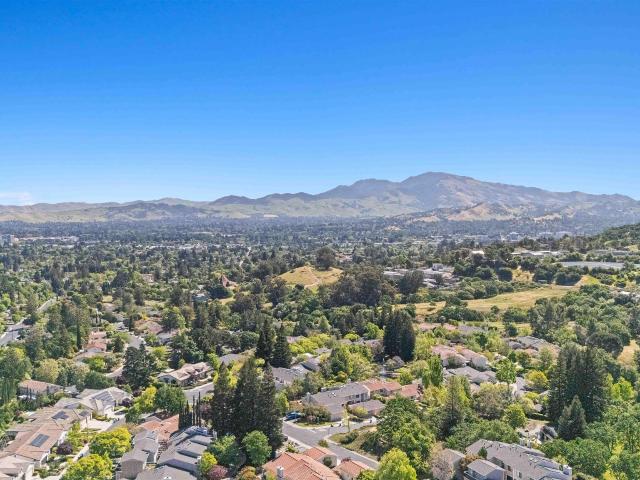 1085 Camino Verde Cir