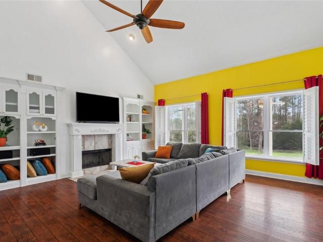 1085 Claire Drive