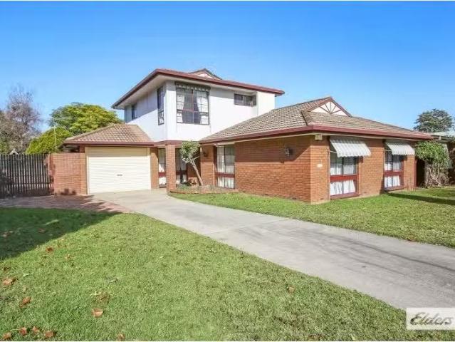 1085 Pemberton Street, West Albury House for rent Listed by J.