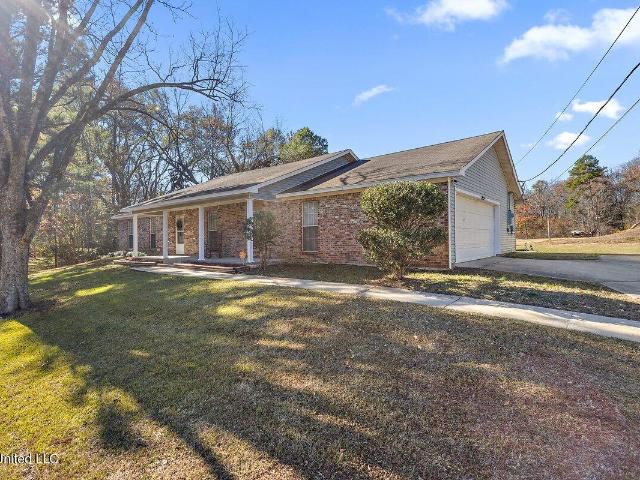 1085 Thomas Drive