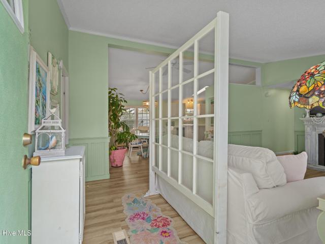 1085 Waterview Lane