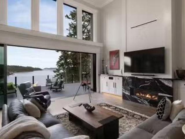 10865 Fernie Wynd Rd, North Saanich, BC, V8L 5H8 house for s.