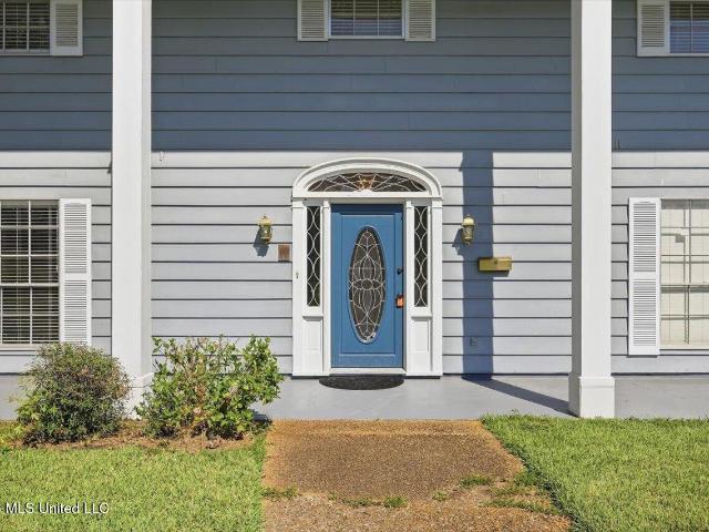 1086 Devonshire Drive