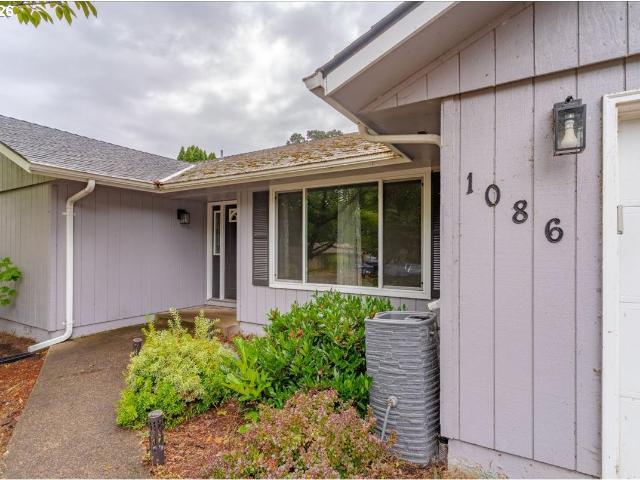 1086 hanover ct