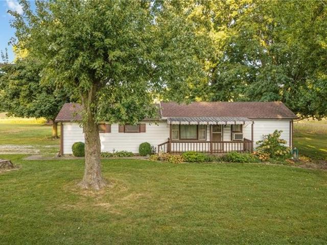 10898 N Hickory Ln, Casey, IL 62420