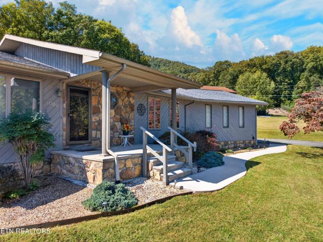 1089 Mountain Trail Drive