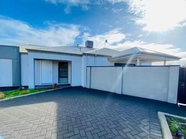 10/89 Redstone Trail, Ellenbrook, WA 6069