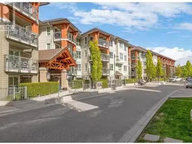 1089 Sunset Drive Unit# 407, Kelowna, BC, V1Y 9Z3 Single Fam.
