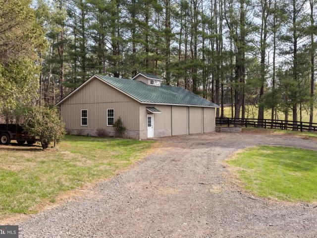 10803 Crest Hill Road