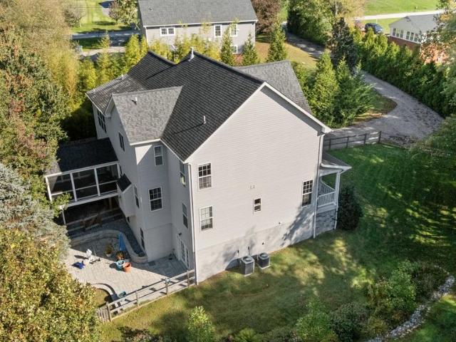10803 Hunting Lane