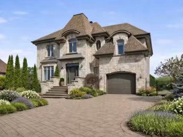 10805 Rue André Mathieu, Mirabel, QC, J7J 0B5 house for sale.
