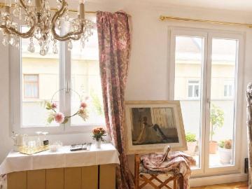 1080 Wien Lichtdurchflutete Traumwohnung mit großer Terrasse in Bestlage Lift