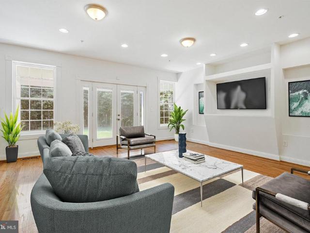 10811 Electric Avenue