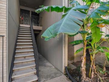 10811 Richmond Ave, Unit 72, Houston, TX 77042 | MLS #11948