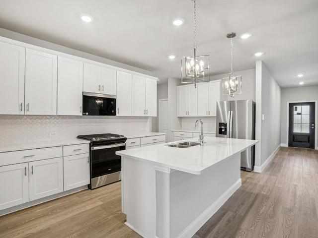 10816 Colonial Heights Lane