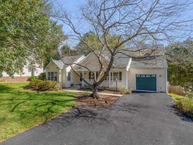 1081 wintergreen ln