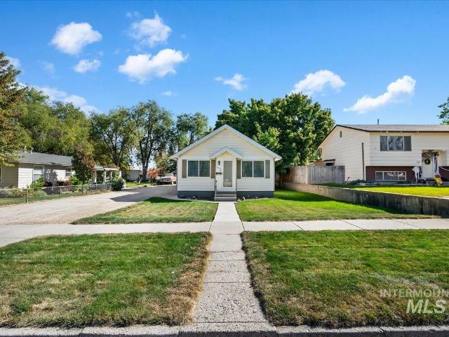 108 22nd Ave. S
