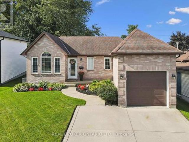 108 Canrobert Street, Woodstock South, ON, N4S 8X5 house for sale | Listing ID X13827 | Royal LePage