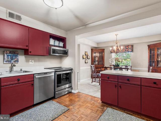 108 Castletown Road # 301